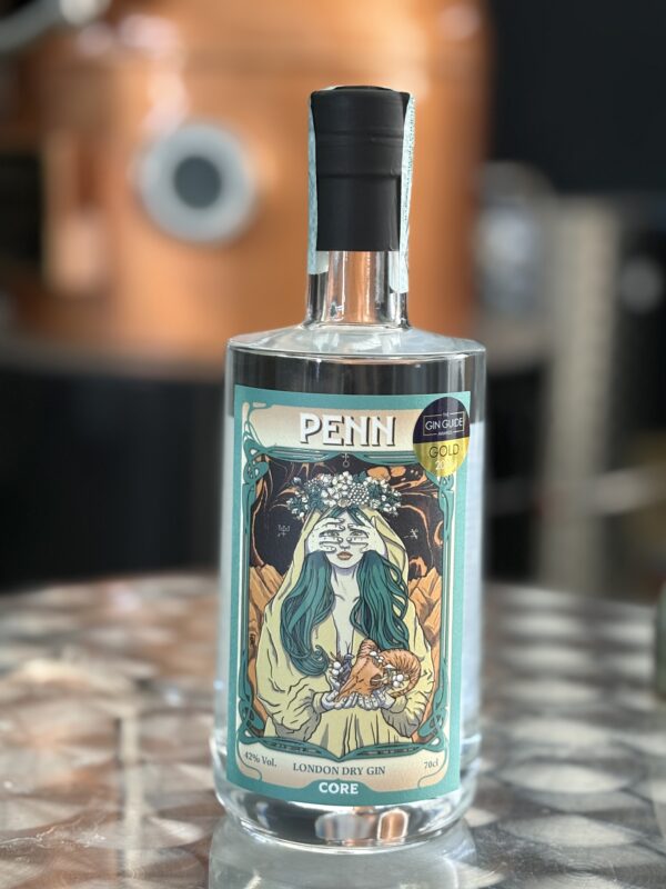 Bottiglia PENN Bottiglia di PENN London Dry Gin, gin artigianale di Core Distillery, Roma