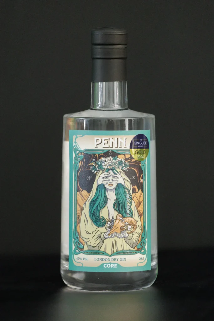 Bottiglia di PENN London Dry Gin di CORE Distillery